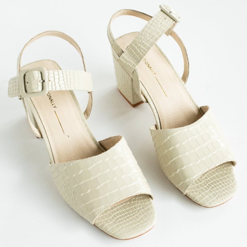 **NWT** Intentionally Blank Baxter Heel, size 10